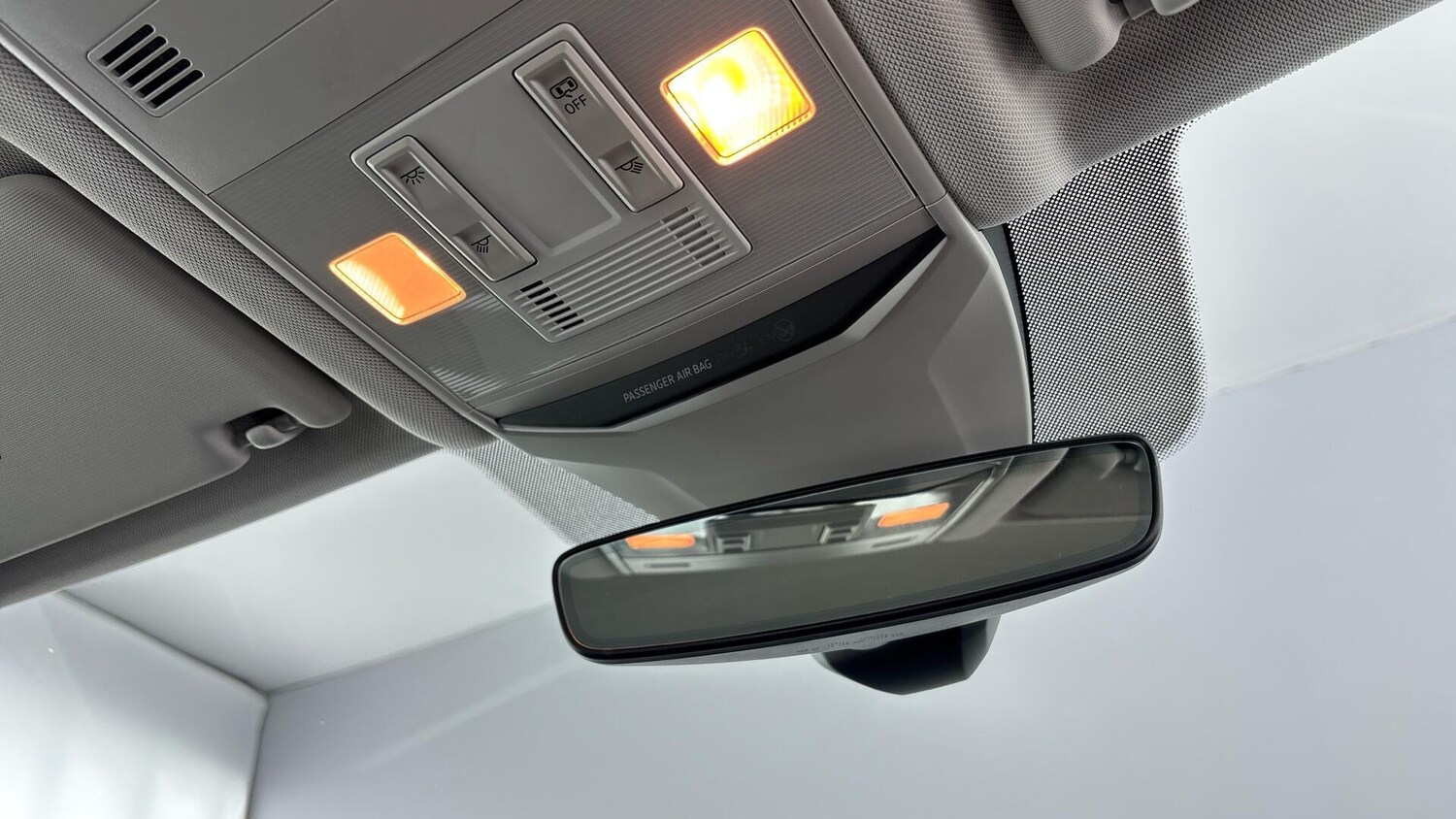 Used Volkswagen T-Roc 2023 for sale - 77872304: Photo 22