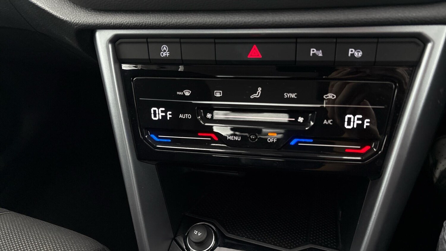 Used Volkswagen T-Roc 2023 for sale - 77872304: Photo 23