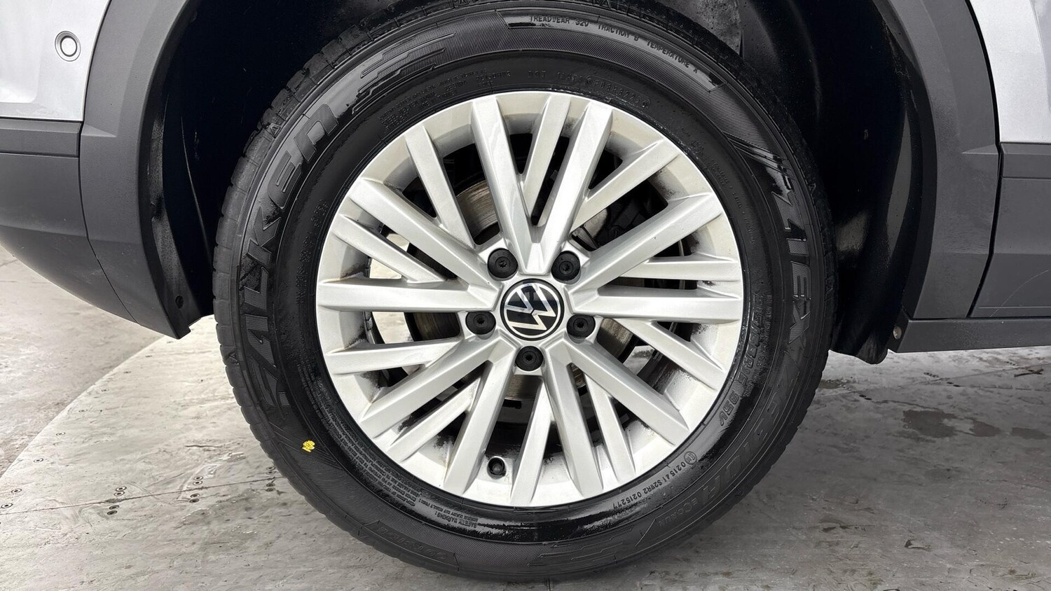 Used Volkswagen T-Roc 2023 for sale - 77872304: Photo 28