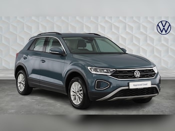Used Volkswagen T-Roc 2023 for sale - 78745501: Photo