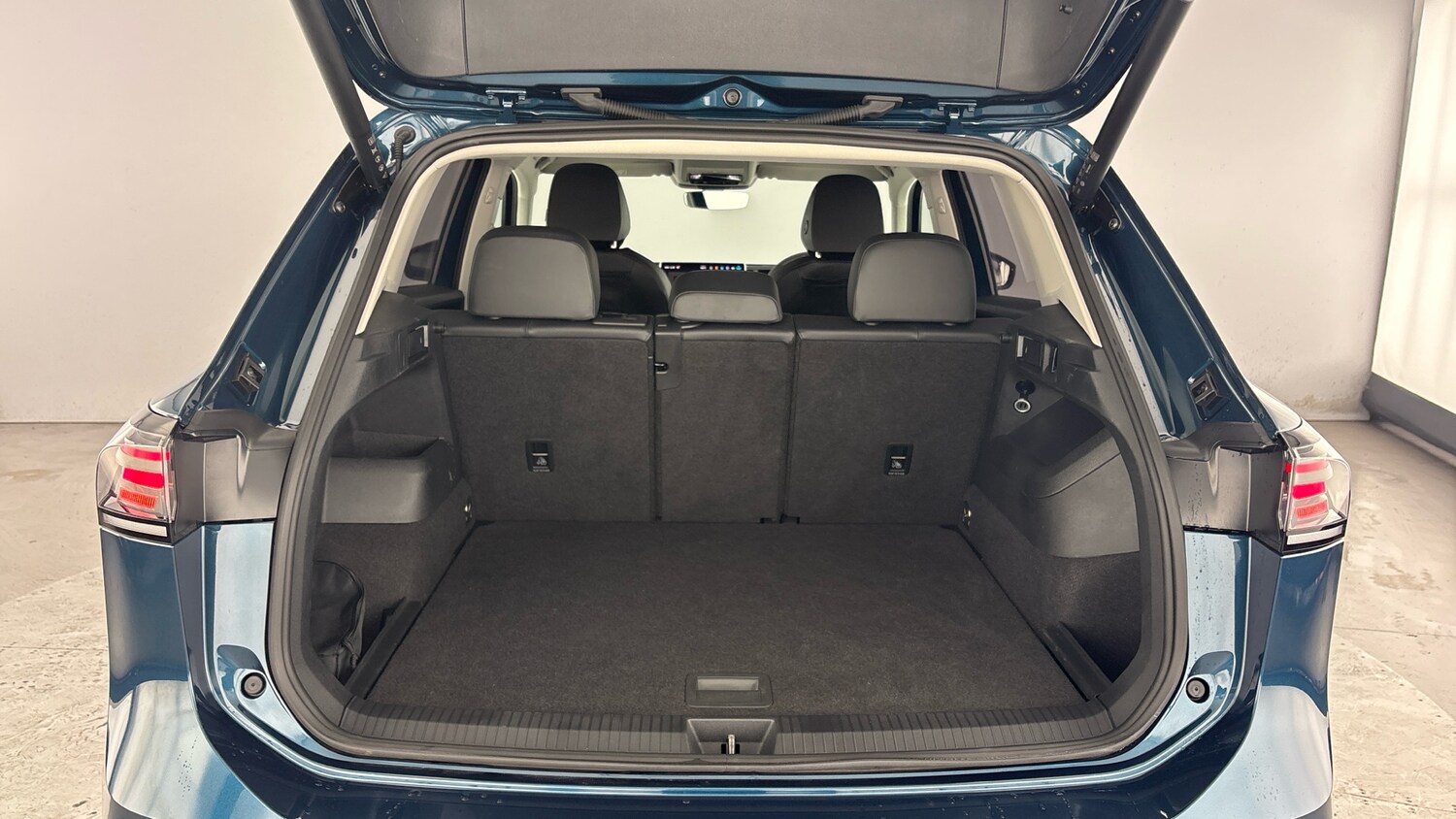 Used Volkswagen Tiguan 2025 for sale - 77602433: Photo 35