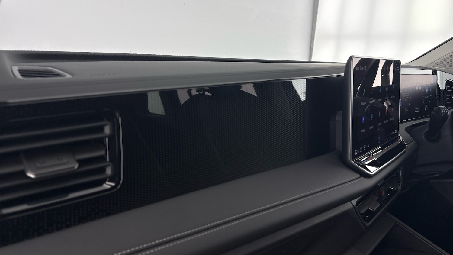 Used Volkswagen Tiguan 2025 for sale - 77602433: Photo 41