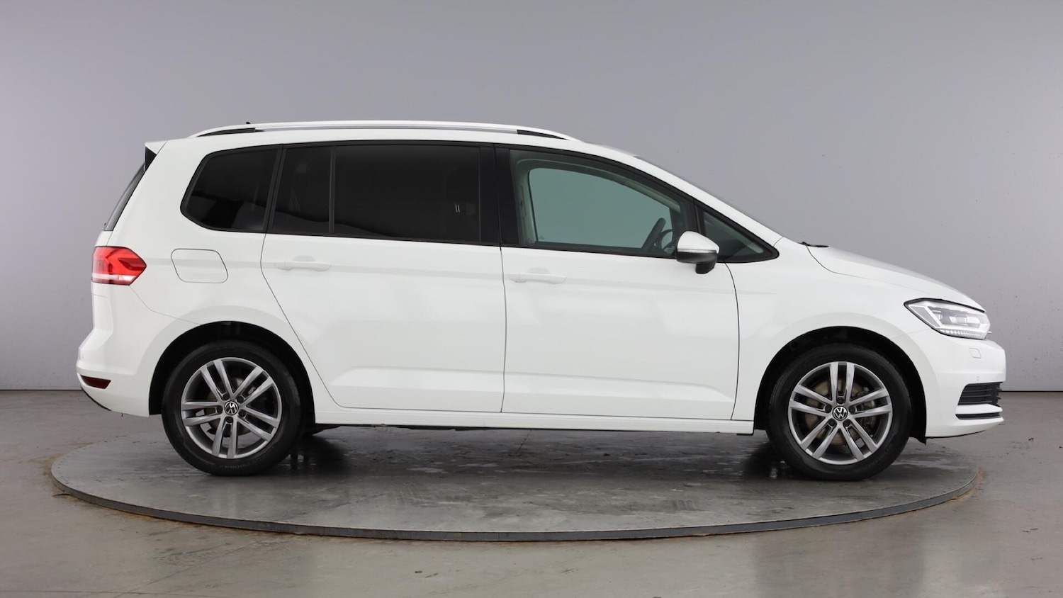 Used Volkswagen Touran 2024 for sale - 77602493: Photo 4
