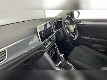 Used Volkswagen T-Roc 2022 for sale - 76488567: Photo