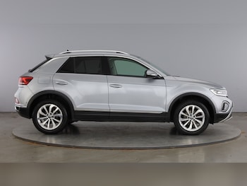 Used Volkswagen T-Roc 2023 for sale - 79386341: Photo
