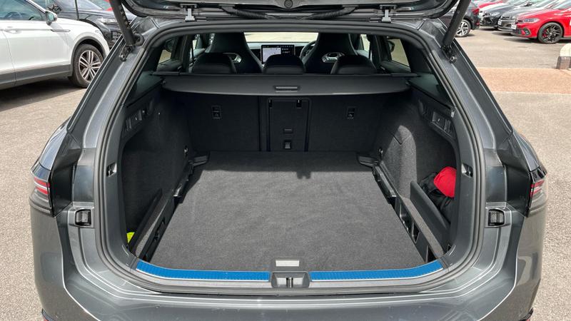 Used Volkswagen Passat 2025 for sale - 75228445: Photo 10