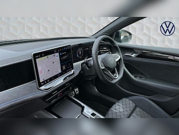 Used Volkswagen Passat 2025 for sale - 75228445: Photo