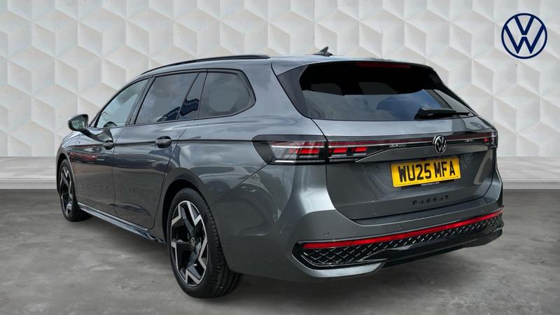 Used Volkswagen Passat 2025 for sale - 75228445: Photo 3