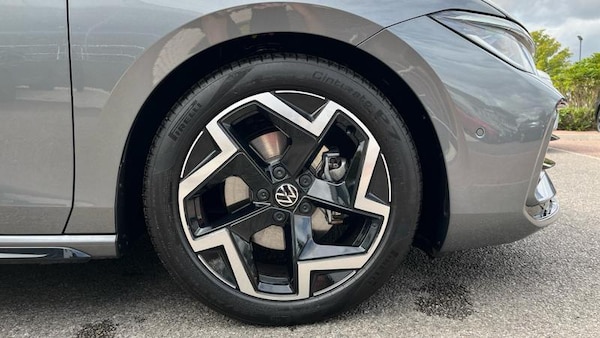 Used Volkswagen Passat 2025 for sale - 75228445: Photo 5