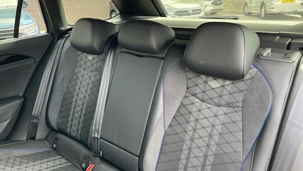 Used Volkswagen Passat 2025 for sale - 75228445: Photo 8
