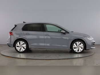 Used Volkswagen Golf 2024 for sale - 78098456: Photo