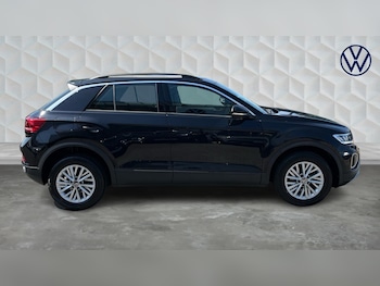Used Volkswagen T-Roc 2024 for sale - 78346225: Photo