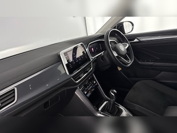 Used Volkswagen T-Roc 2023 for sale - 78004791: Photo