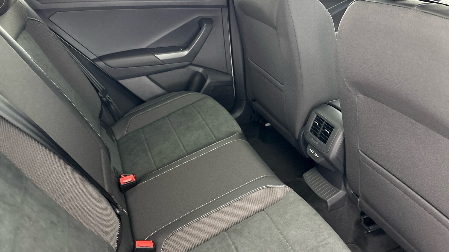 Used Volkswagen T-Roc 2026 for sale - 78210394: Photo 27