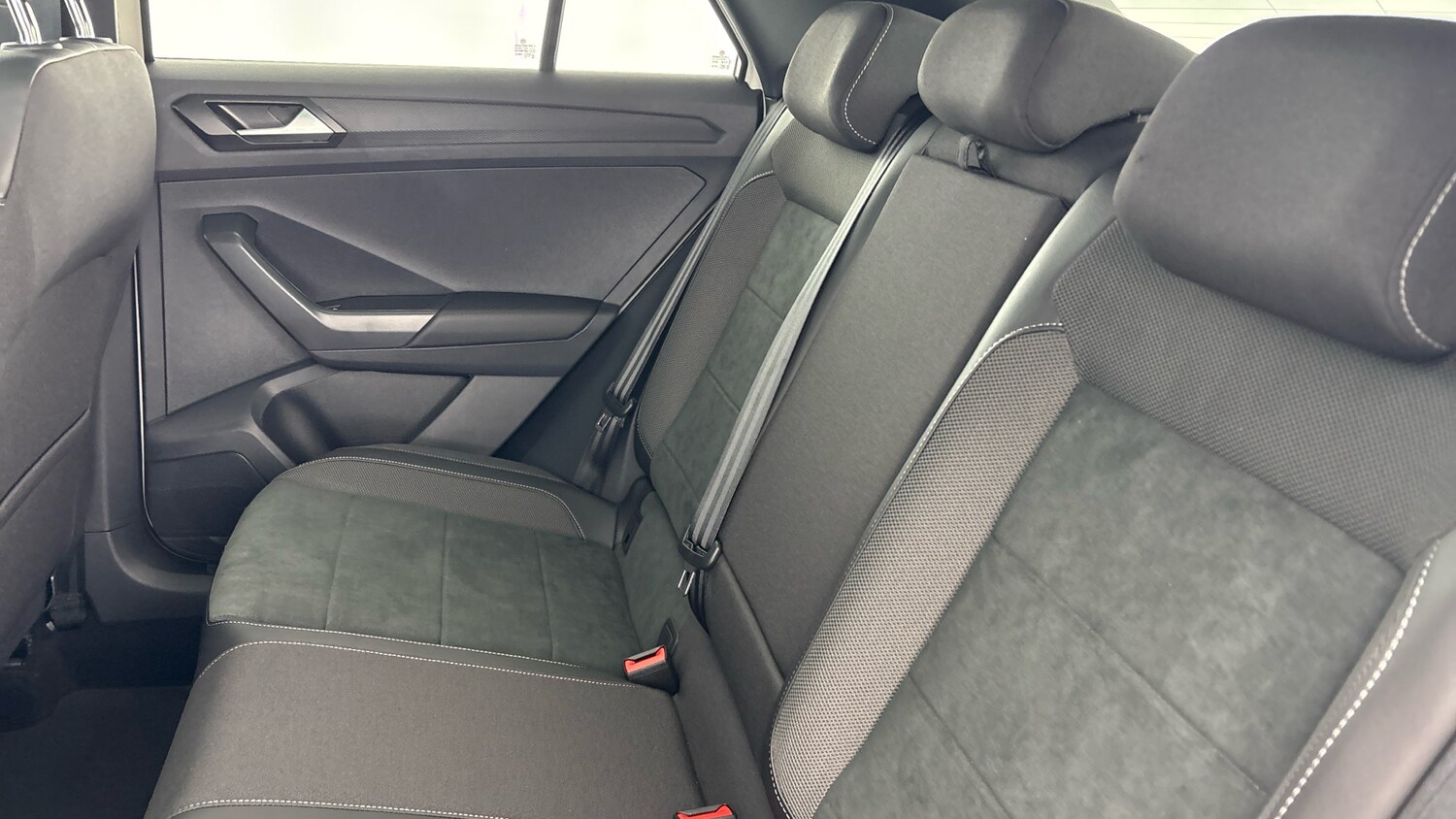 Used Volkswagen T-Roc 2026 for sale - 78210394: Photo 32