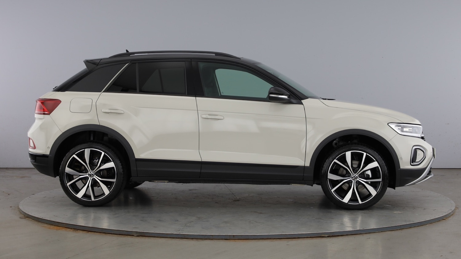 Used Volkswagen T-Roc 2026 for sale - 78210394: Photo 4