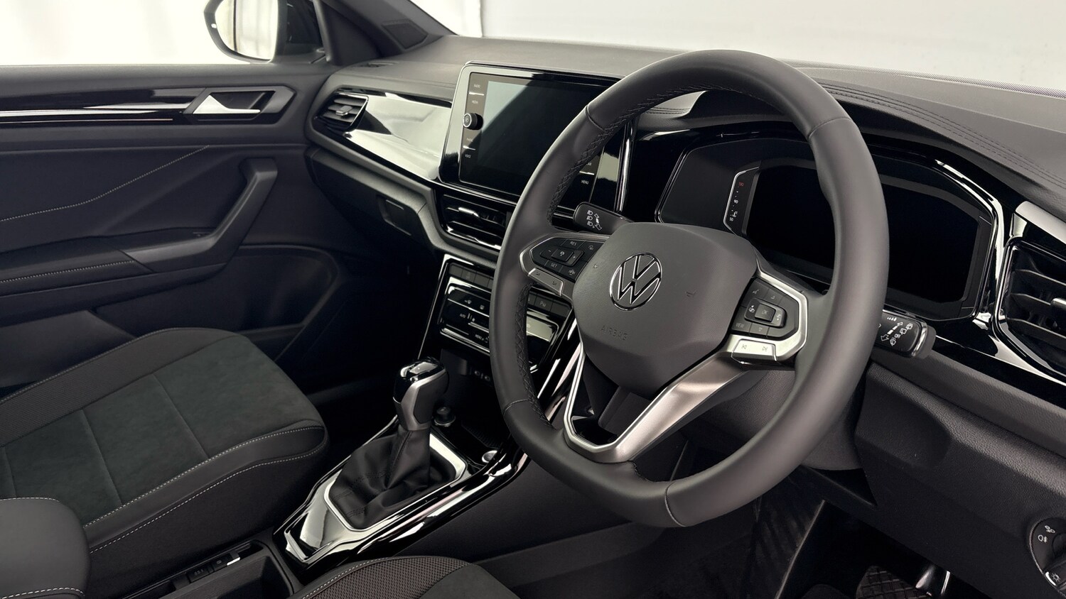 Used Volkswagen T-Roc 2026 for sale - 78210394: Photo 6