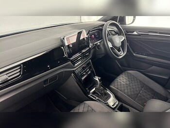 Used Volkswagen T-Roc 2024 for sale - 77640835: Photo