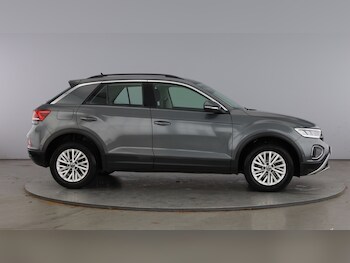 Used Volkswagen T-Roc 2023 for sale - 78078275: Photo