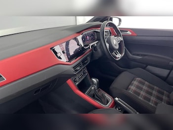Used Volkswagen Polo 2019 for sale - 76117448: Photo 2