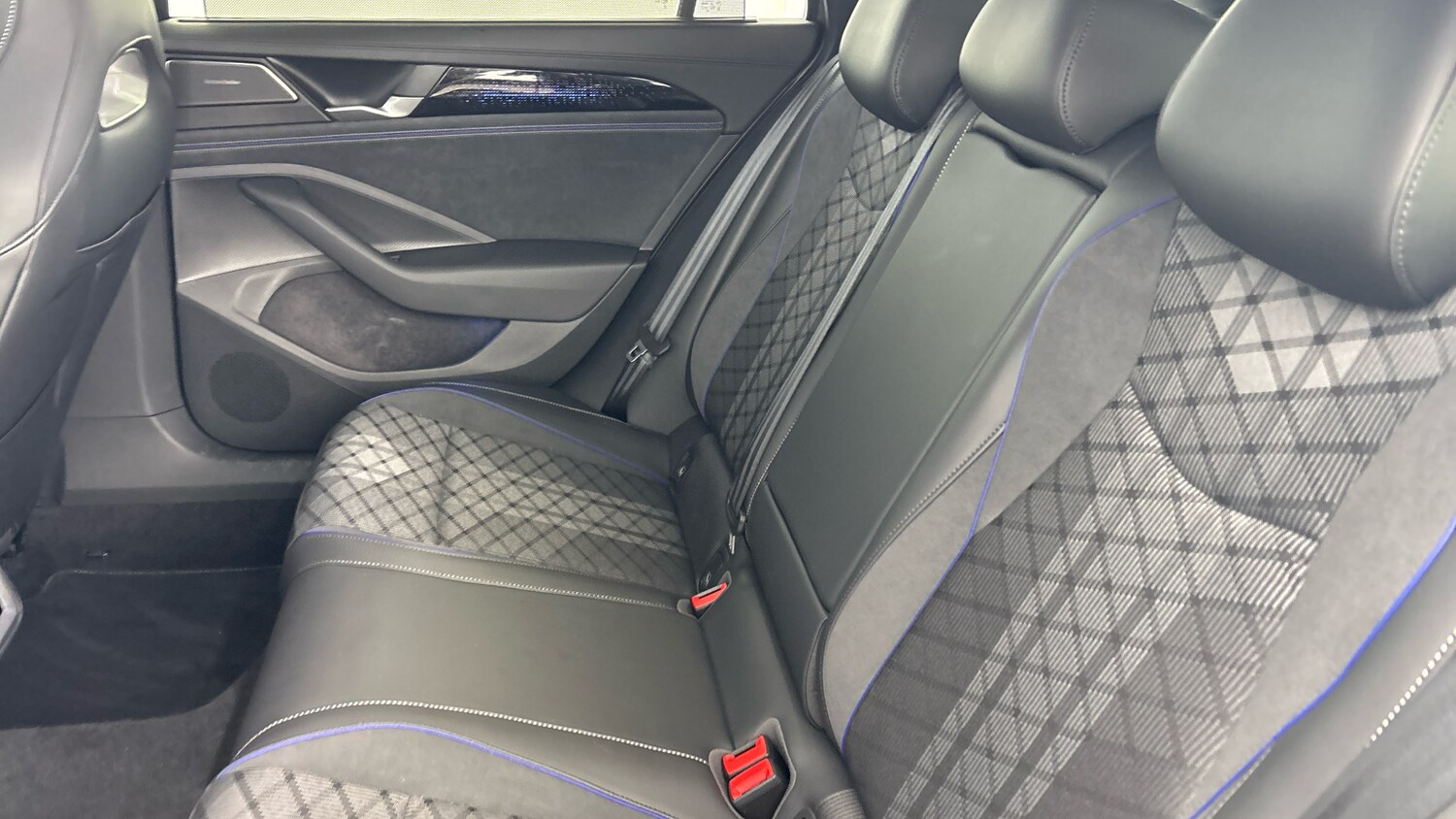 Used Volkswagen Passat 2025 for sale - 77602429: Photo 41