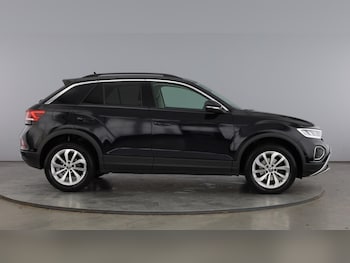 Used Volkswagen T-Roc 2024 for sale - 77781937: Photo