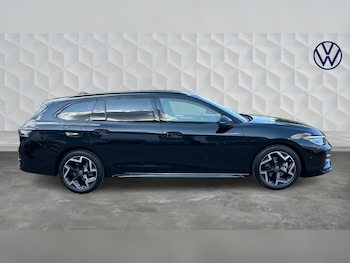 Used Volkswagen Passat 2025 for sale - 77602209: Photo