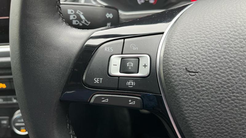 Used Volkswagen T-Roc 2022 for sale - 76298977: Photo 24