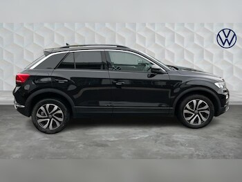 Used Volkswagen T-Roc 2022 for sale - 76298977: Photo