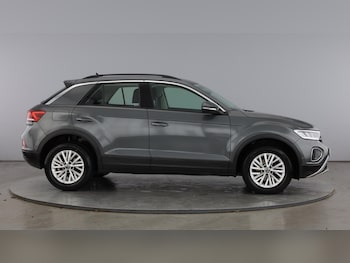 Used Volkswagen T-Roc 2023 for sale - 77640844: Photo