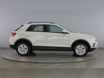 Used Volkswagen T-Roc 2023 for sale - 79357172: Photo