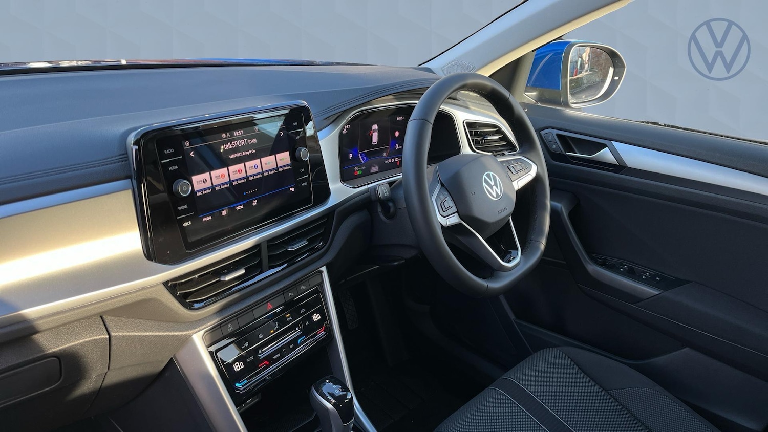 Used Volkswagen T-Roc 2025 for sale - 77506197: Photo 2