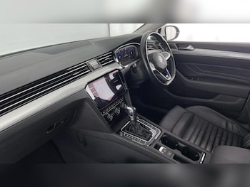 Used Volkswagen Passat 2019 for sale - 75956075: Photo