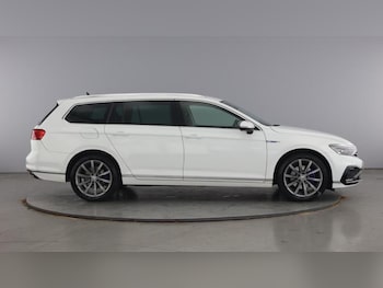 Used Volkswagen Passat 2019 for sale - 75956075: Photo