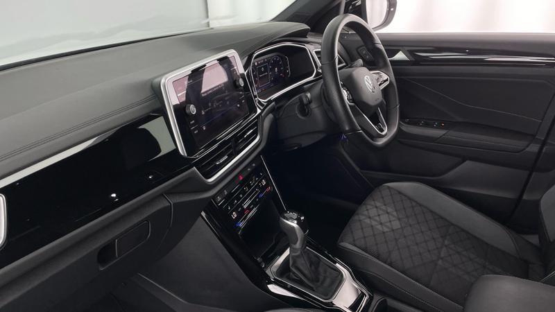 Used Volkswagen T-Roc 2023 for sale - 77116811: Photo 2