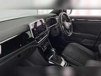 Used Volkswagen T-Roc 2023 for sale - 77116811: Photo