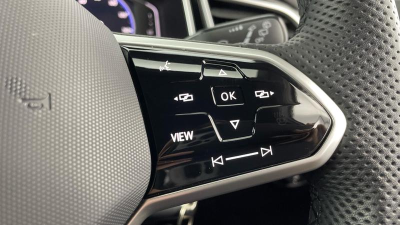 Used Volkswagen T-Roc 2023 for sale - 77116811: Photo 7