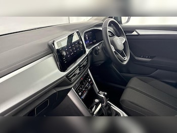 Used Volkswagen T-Roc 2025 for sale - 76433913: Photo