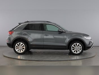 Used Volkswagen T-Roc 2025 for sale - 76433913: Photo