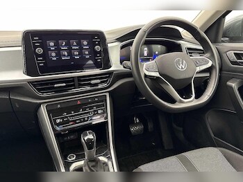 Used Volkswagen T-Roc 2024 for sale - 77506199: Photo