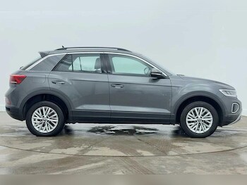 Used Volkswagen T-Roc 2024 for sale - 77506199: Photo