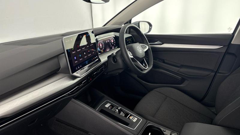 Used Volkswagen Golf 2025 for sale - 76960894: Photo 2