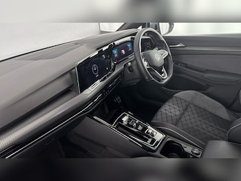 Used Volkswagen Golf 2023 for sale - 78004790: Photo