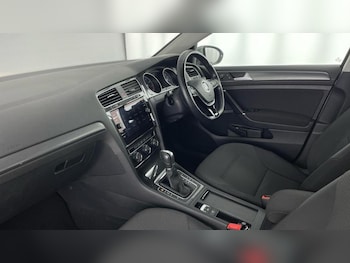 Used Volkswagen Golf 2017 for sale - 75453817: Photo