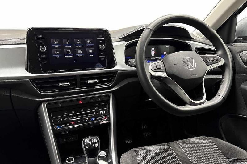 Used Volkswagen T-Roc 2025 for sale - 76706086: Photo 2