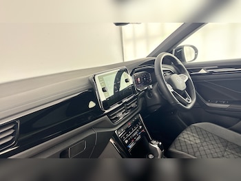 Used Volkswagen T-Roc 2025 for sale - 78873660: Photo