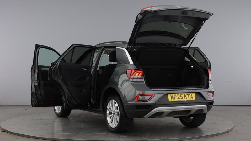 Used Volkswagen T-Roc 2025 for sale - 75403453: Photo 11