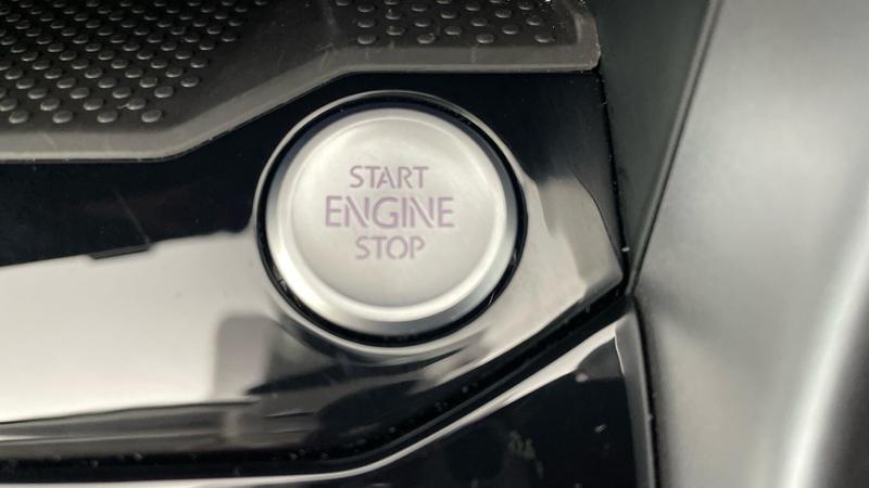 Used Volkswagen T-Roc 2025 for sale - 75403453: Photo 13