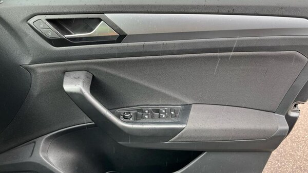 Used Volkswagen T-Roc 2025 for sale - 75403453: Photo 23