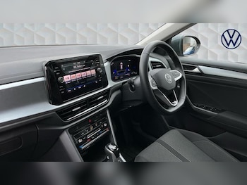 Used Volkswagen T-Roc 2025 for sale - 75403453: Photo